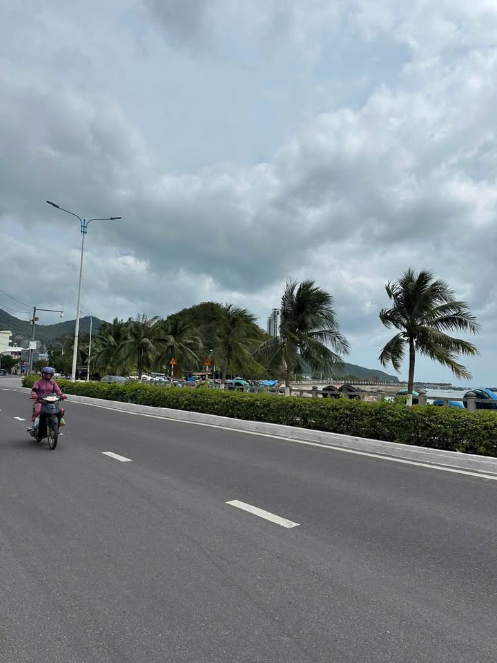 Đất Nền Mặt Tiền Phạm Văn Đồng, Nha Trang - 327m² Hướng Biển Đẹp