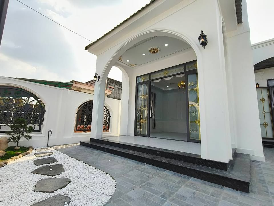 Bán nhà Tân Cổ Điển Ninh Thạnh Tây Ninh 198m² - Sân vườn rộng!