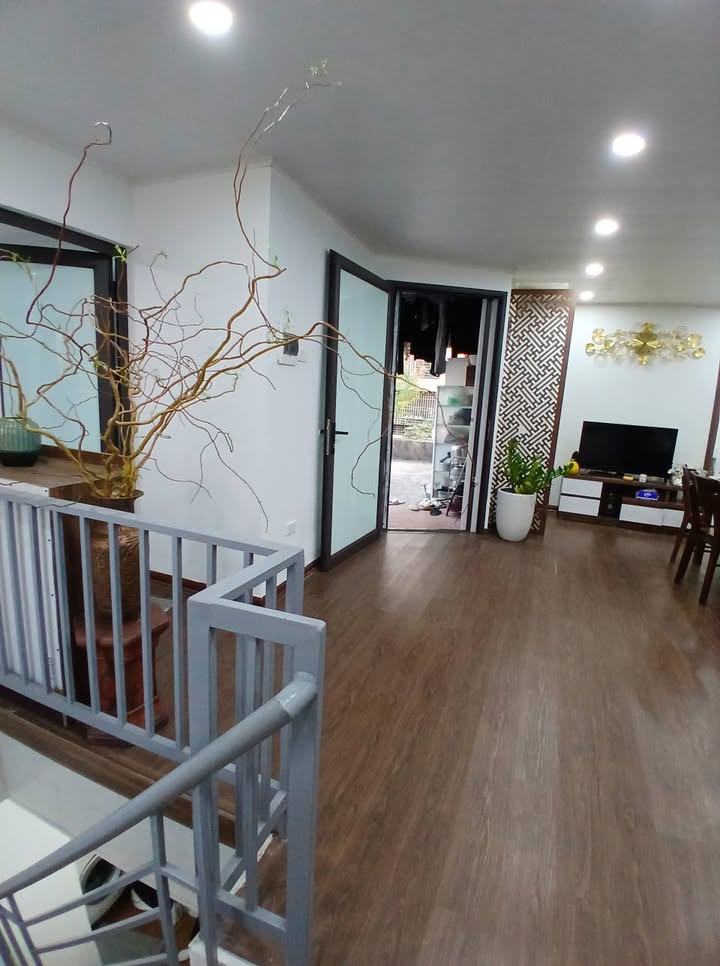 Bán căn hộ tập thể Phương Mai 140m² giá 5 tỷ - Sẵn sàng ở ngay!