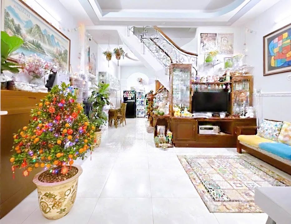 Nhà riêng Quận Tân Bình 37m² giá 5.5 tỷ - Ô tô vào tận nhà!