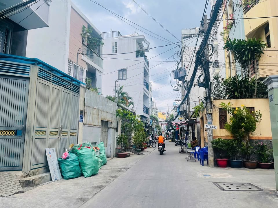 Nhà Hòa Hưng Quận 10 31m² giá 6.3 tỷ - Vị trí đẹp ở ngay!