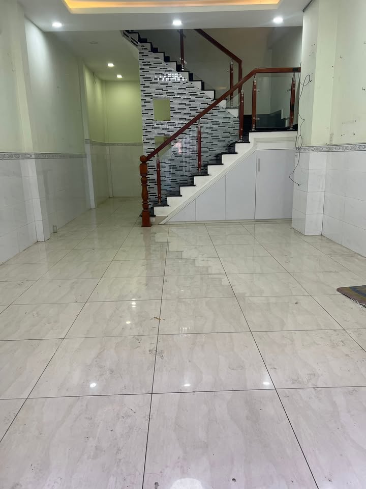 Cho Thuê Nhà 2PN Tân Phú - 10 Triệu/Tháng - Hẻm Xe Máy Vườn Lài