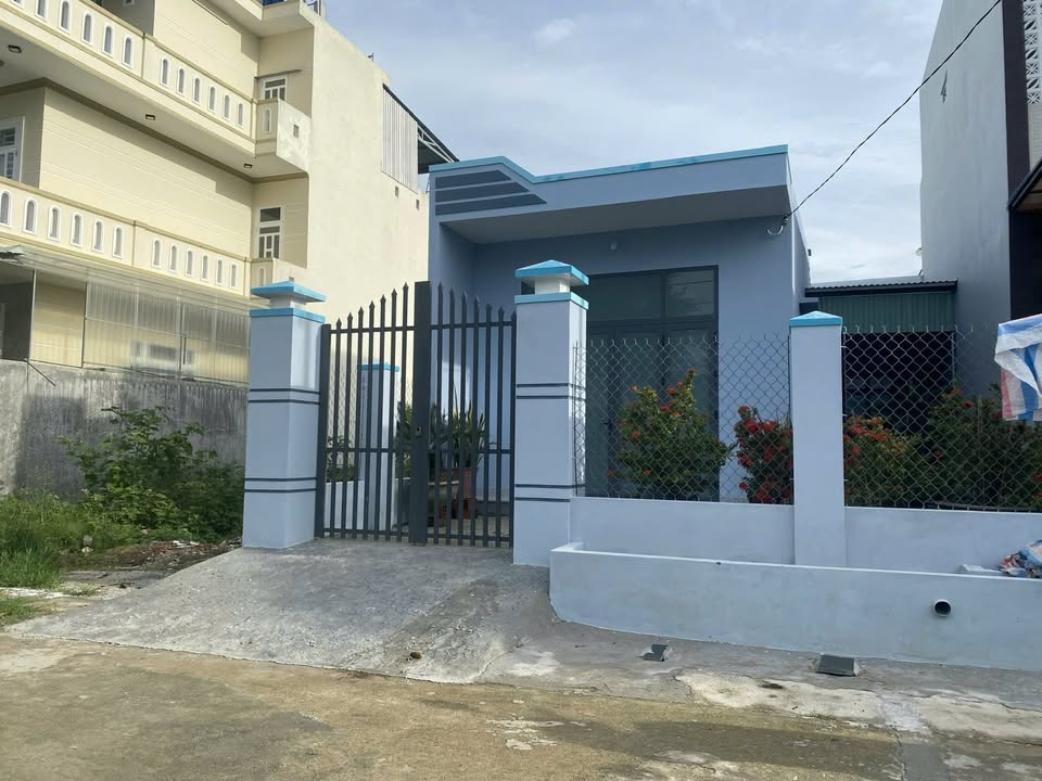 Nhà riêng Thôn Vĩnh Hy, Tuy Phước 140m² - Ô tô vào tận nhà!