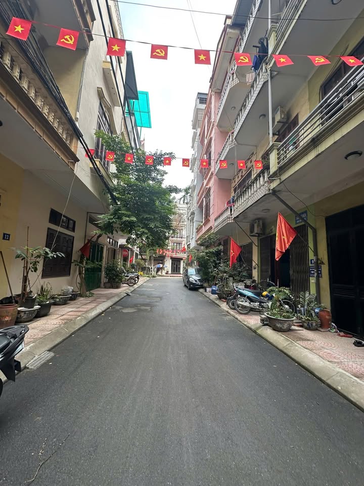 Nhà Hoàng Công Chất 50m² - Ô tô tránh, kinh doanh đỉnh!