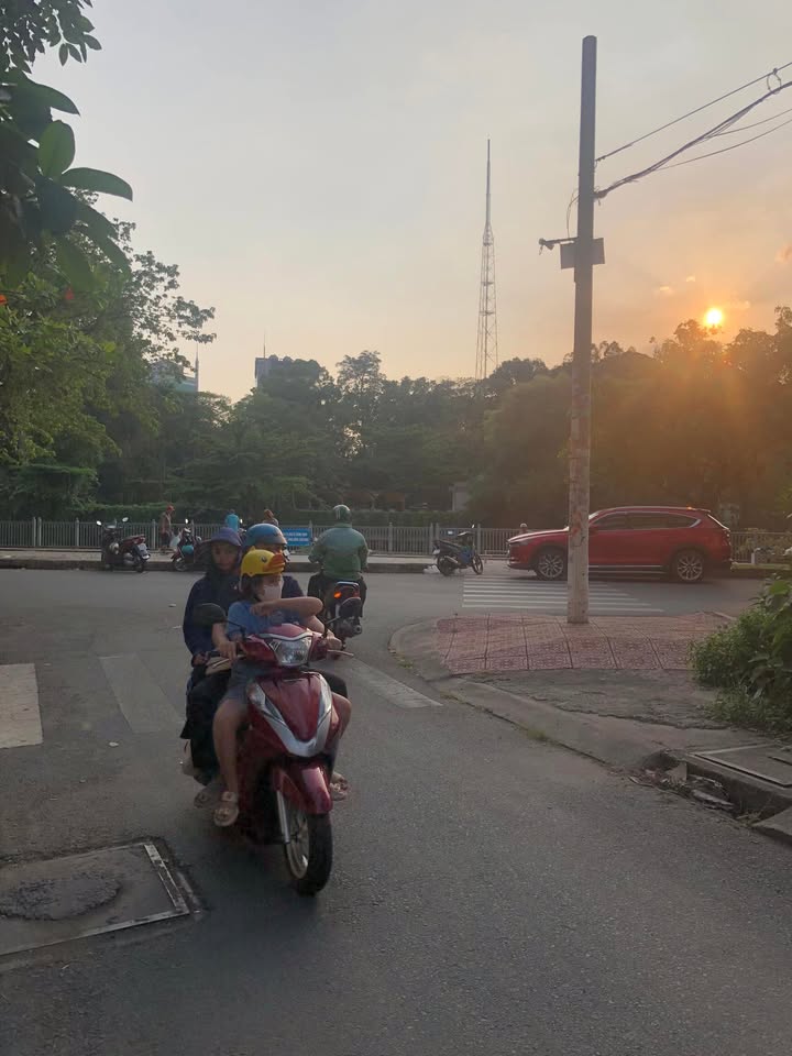 Nhà Mặt Tiền Nguyễn Ngọc Phương, Bình Thạnh - Kinh Doanh Sầm Uất 29m², 2 Tầng