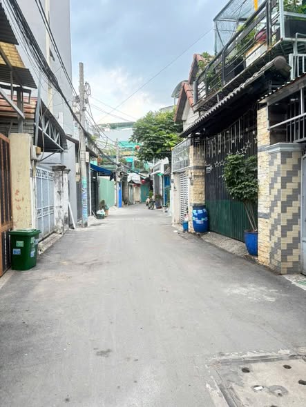 Nhà phố Đặng Văn Bi Thủ Đức 72m² hơn 6 tỷ - Ô tô vào tận nhà!