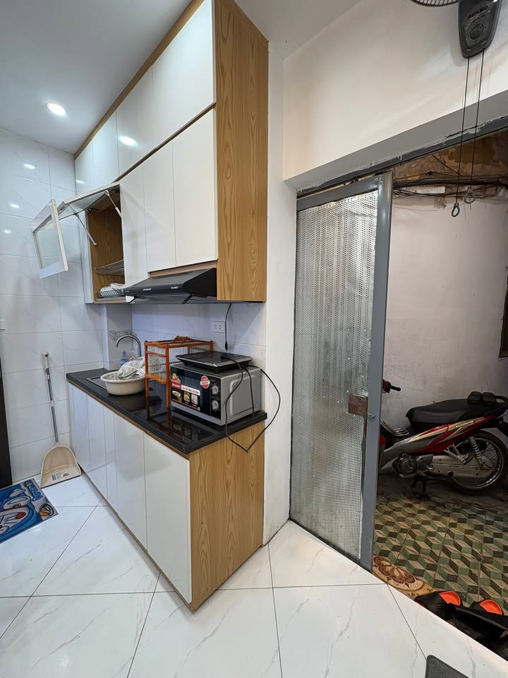 Bán nhà Phố Huế Hai Bà Trưng 16m² giá 3.89 tỷ - Vị trí đẹp hiếm có!