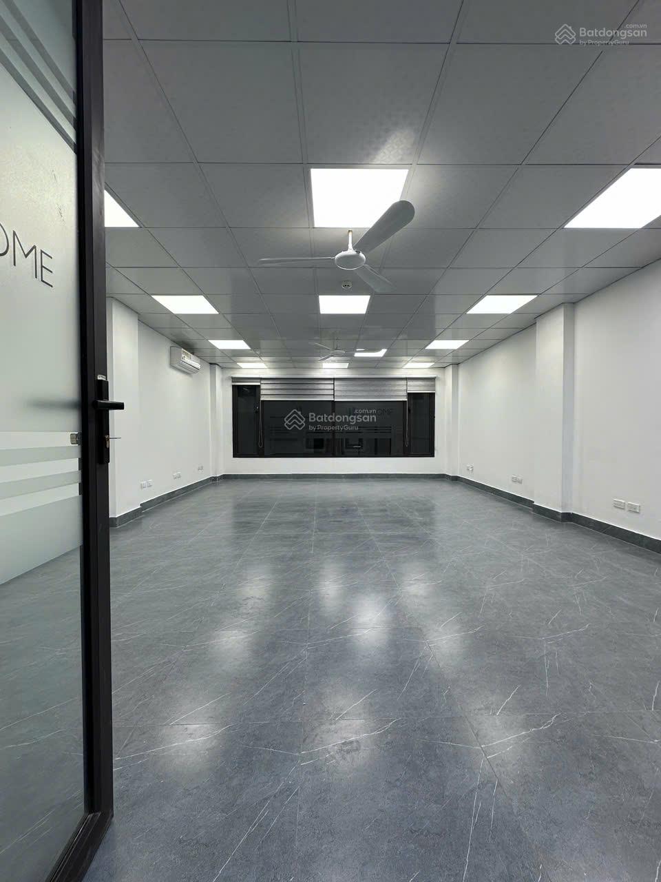 Văn phòng Khuất Duy Tiến 60m² giá 9.5 triệu - Thiết kế hiện đại!