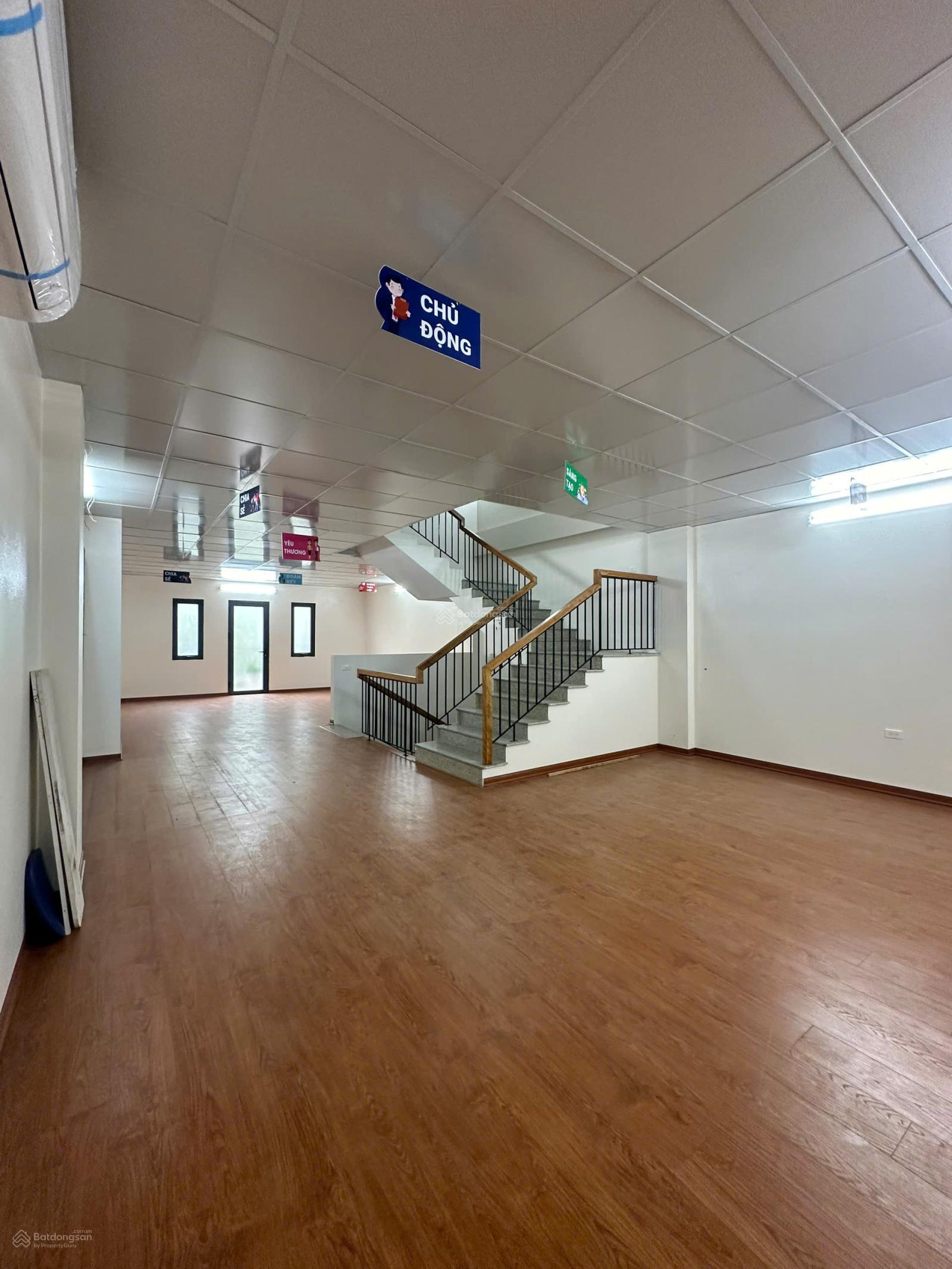 Cho thuê nhà riêng Nguyễn Xiển 93m² giá 35 triệu - Ô tô đỗ cửa ngày đêm!