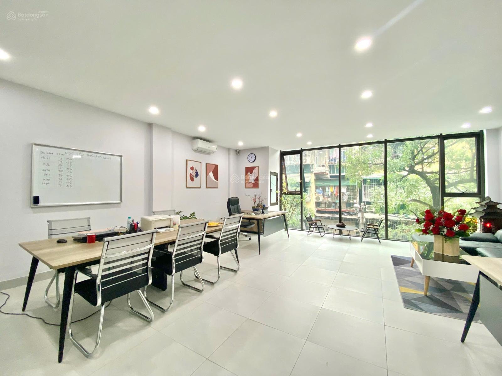 Thuê văn phòng Nguyễn Văn Huyên 70m² giá 13 triệu - Vị trí trung tâm!