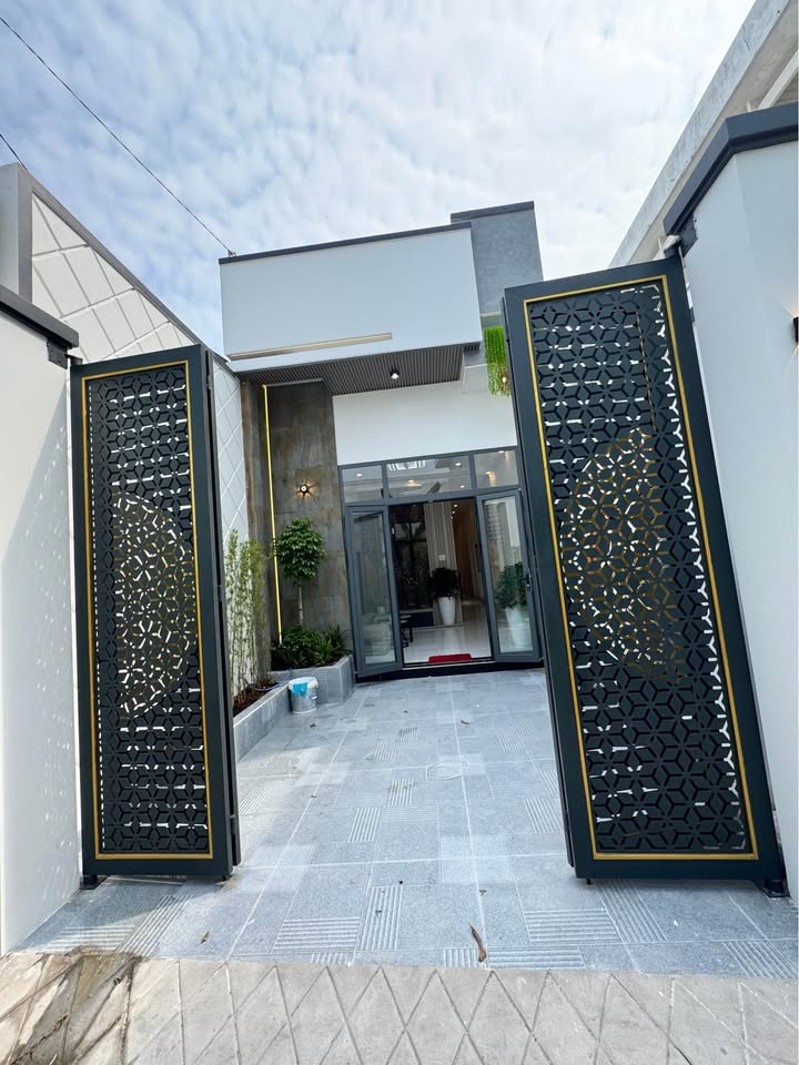 Nhà Đẹp 108m² Huyện Cai Lậy - Sổ Hồng Riêng, Full Nội Thất Cao Cấp