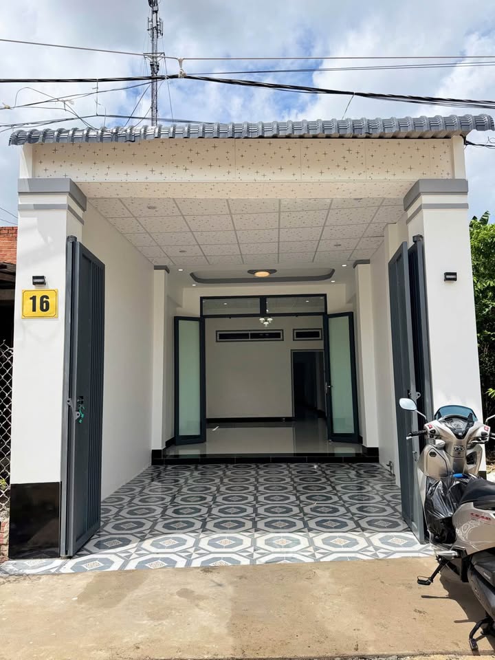 Bán Nhà Phường Long Hoa Hòa Thành 117m² Giá 1.28 Tỷ - Sẵn Sàng Ở Ngay!