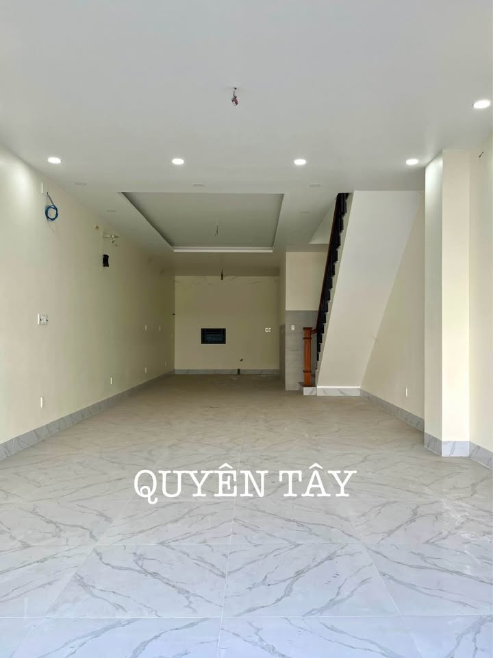 Nhà Mặt Tiền Kinh Doanh Điện Biên Phủ, Long Xuyên - 107m²