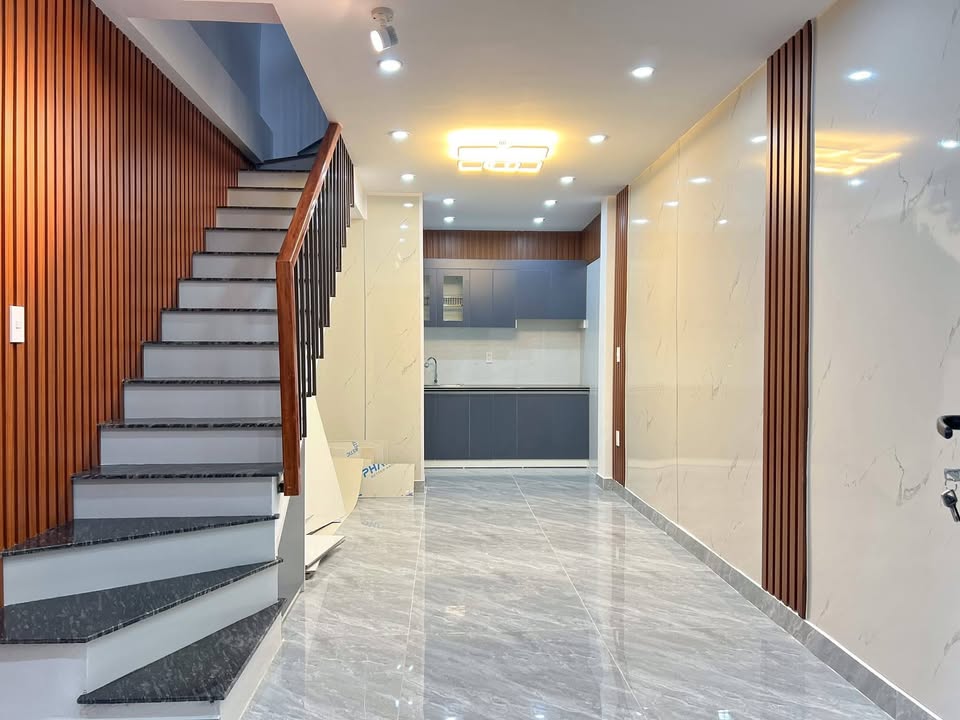 Nhà riêng Hồ Sen, Hải Phòng 30m² - Sổ hồng sẵn, nở hậu!