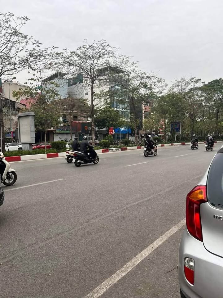 Nhà Mặt Phố Ô Chợ Dừa Đống Đa 52m² - Kinh Doanh 2 Mặt Tiền, Giá Tốt