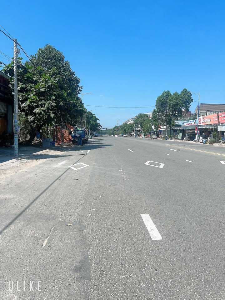 Nhà Mặt Tiền Hoài Đức 300m² - Hơn 8 Tỷ, Chính Chủ, Sinh lời ngay!