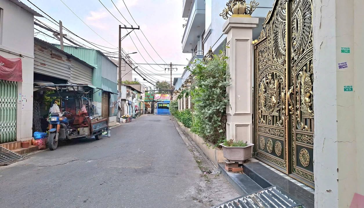 Nhà riêng Lê Đình Cẩn 81m² giá 4 tỷ - Ô tô vào tận nhà!