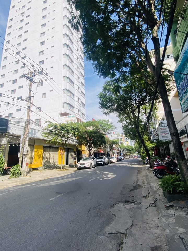 Nhà phố Phan Châu Trinh, Đà Nẵng 192m² - Mặt tiền kinh doanh đắc địa!