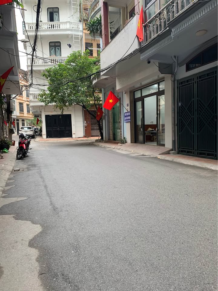 Nhà phố Hoàng Quốc Việt 50m² x 4T - Sẵn sàng kinh doanh/ở