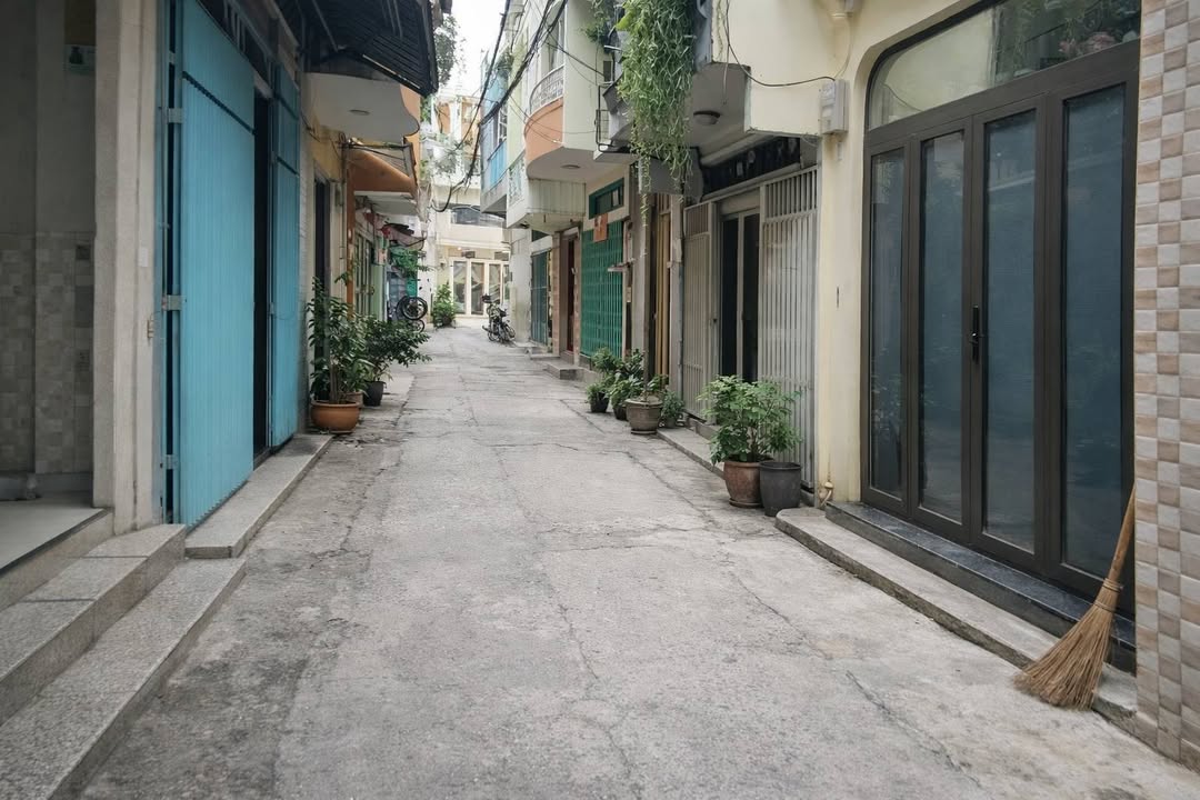 Bán nhà 4 tầng Quận 11 gần Đầm Sen 80m² giá 4 tỷ - Ở ngay!