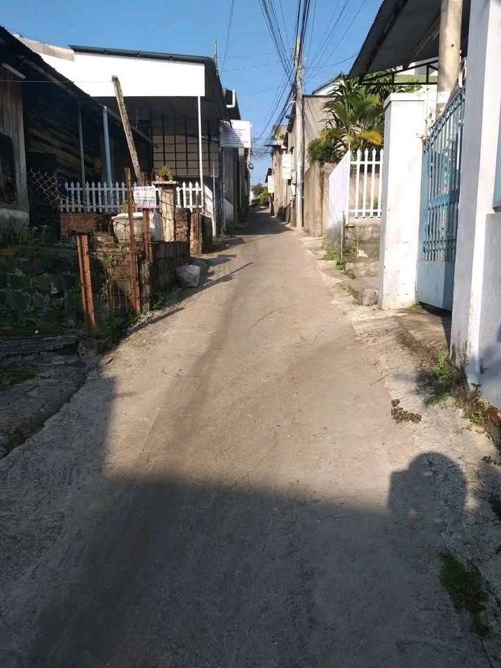 Nhà riêng Phan Đăng Lưu Bảo Lộc 200m² giá 1.6 tỷ - Sổ hồng sẵn!