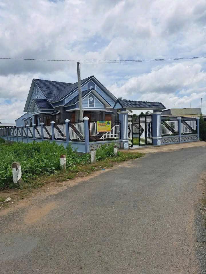 Nhà Mặt Tiền Phường 2 Duyên Hải (700m²) - Gần Chợ, Giá 3.7 Tỷ