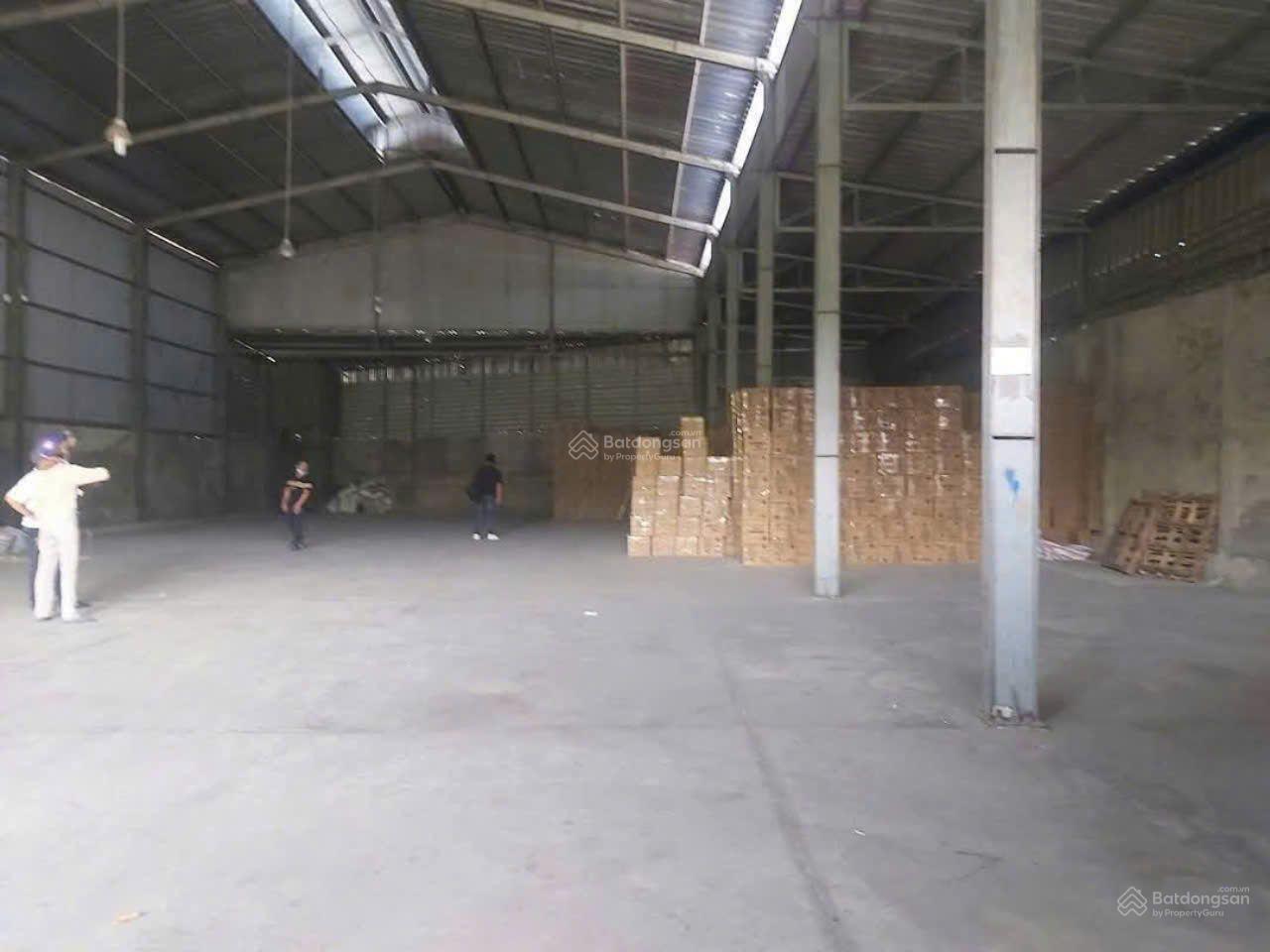 Cho thuê Kho Xưởng 700m² Định Hòa, Thủ Dầu Một - Xe Container Vào Tận Nơi