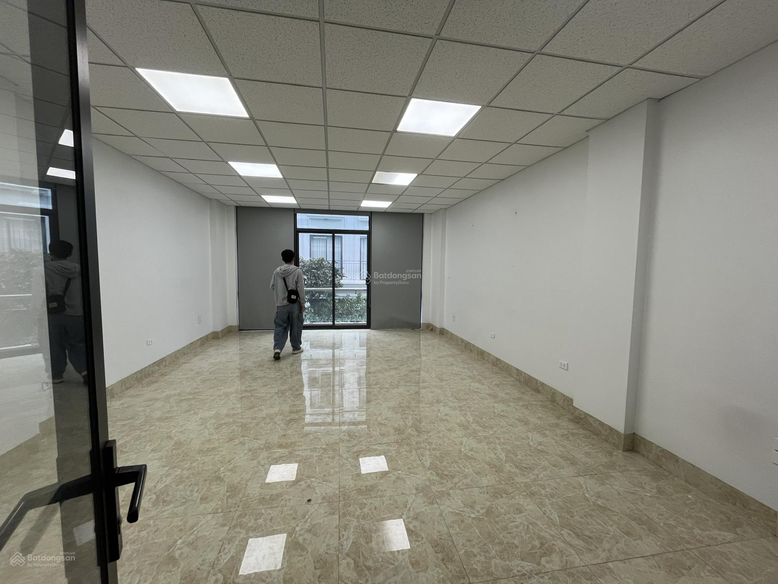 Cho thuê văn phòng Mỗ Lao 35m² - Tầng thông sàn, view đẹp, giá 7 triệu