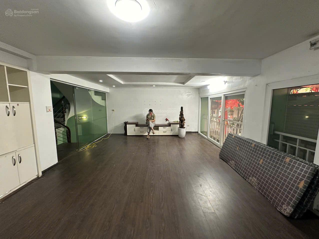 Văn phòng Nguyễn Xiển 35m² giá 5.5 triệu - Vị trí trung tâm sầm uất