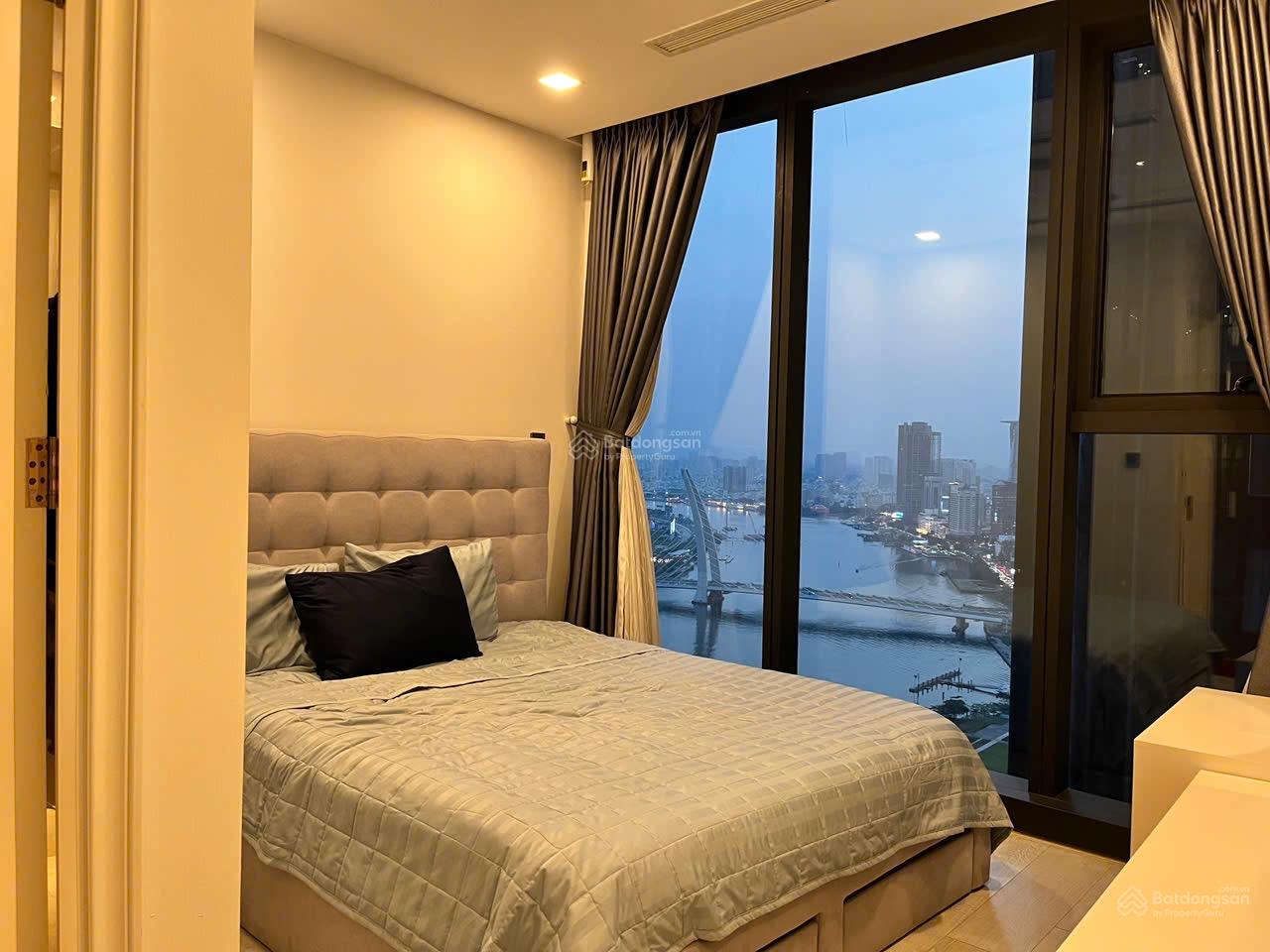 Căn hộ Vinhomes Golden River 78m² 24 triệu - View sông đẳng cấp