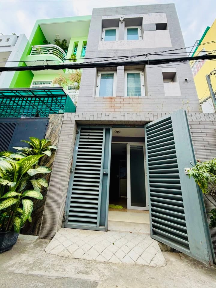 Bán nhà Tân Phú 76m² nhỉnh 8 tỷ - Ô tô vào tận nhà ngay Vườn Lài