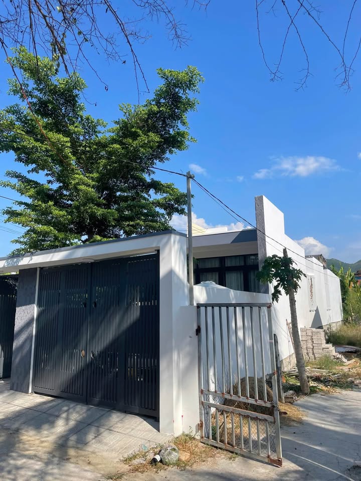 Bán nhà Diên Toàn Diên Khánh 174m² giá 3.16 tỷ - Sổ hồng sẵn sàng ở ngay!