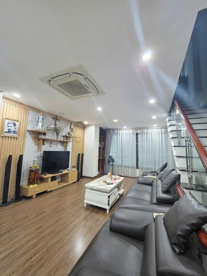 Nhà Phố 7 Tầng Kinh Doanh, Ô Tô Tránh, Phạm Văn Đồng, Cầu Giấy - 24 Tỷ