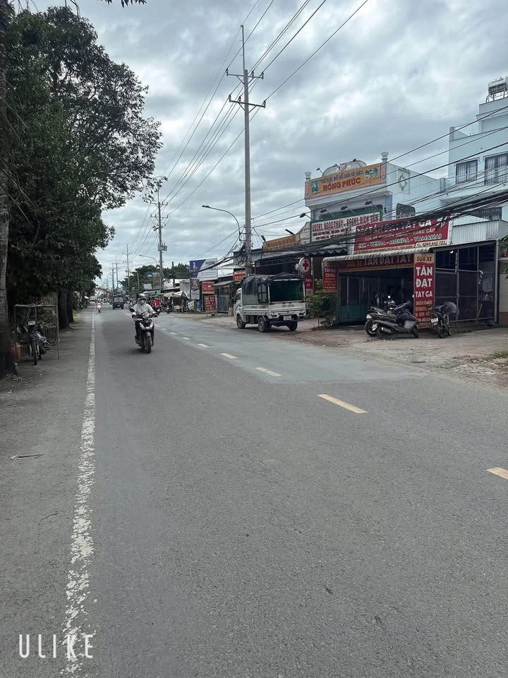 Bán nhà mặt tiền đường 30/4 Cai Lậy 360m² giá 5 tỷ - Vị trí đắc địa!