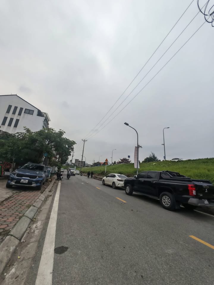 Đất Vàng Ngọc Thụy 132m² Mặt Tiền 7.1m - 39 Tỷ, Sổ Đỏ Vuông Vắn