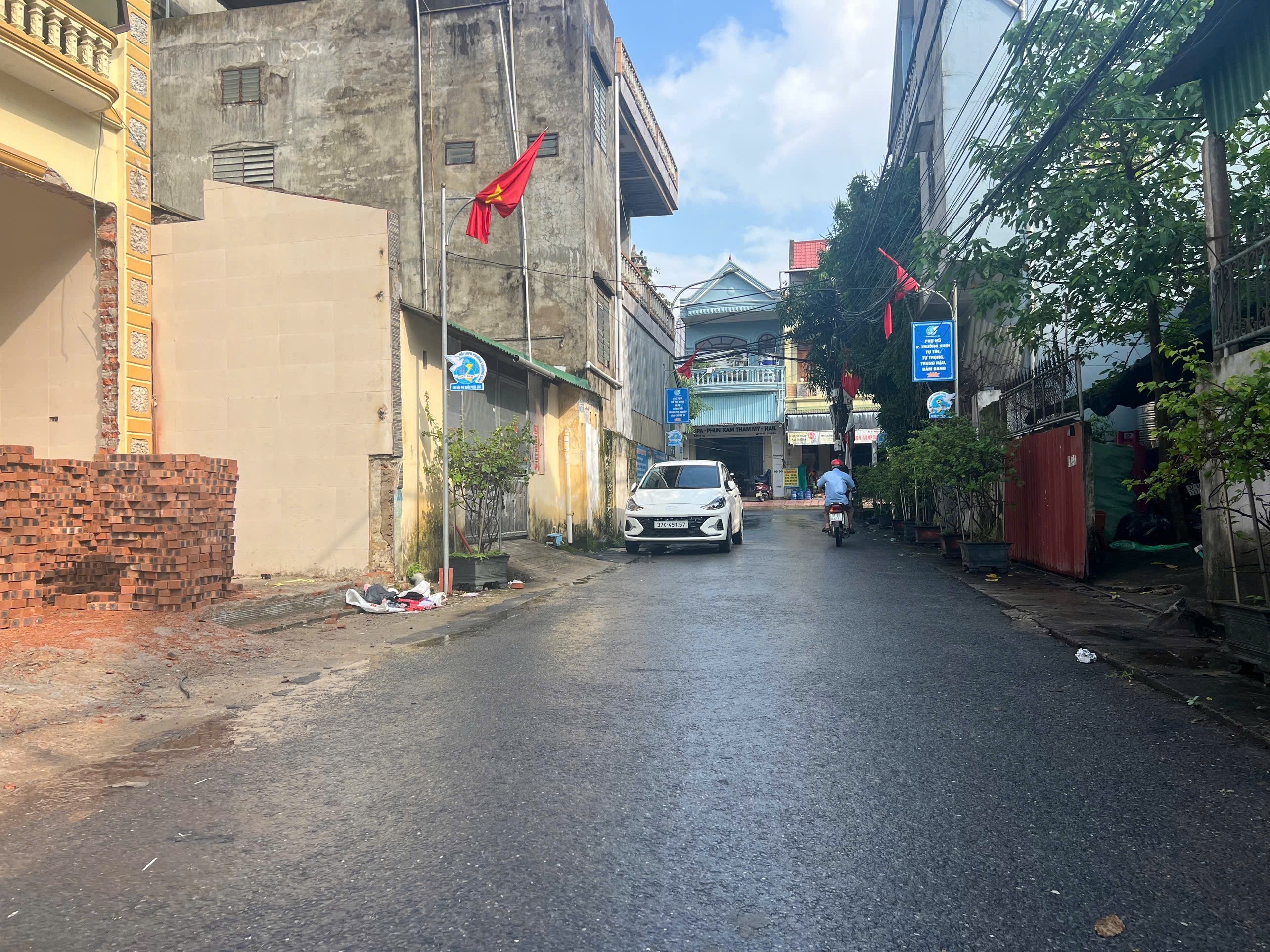 đất mặt đường nguyễn khuyến