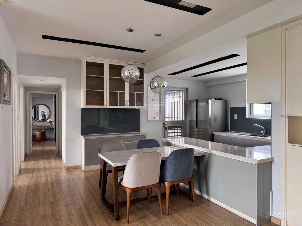 Căn hộ Garden Court 1 Quận 7 128m² giá 32 triệu - Full nội thất cao cấp!