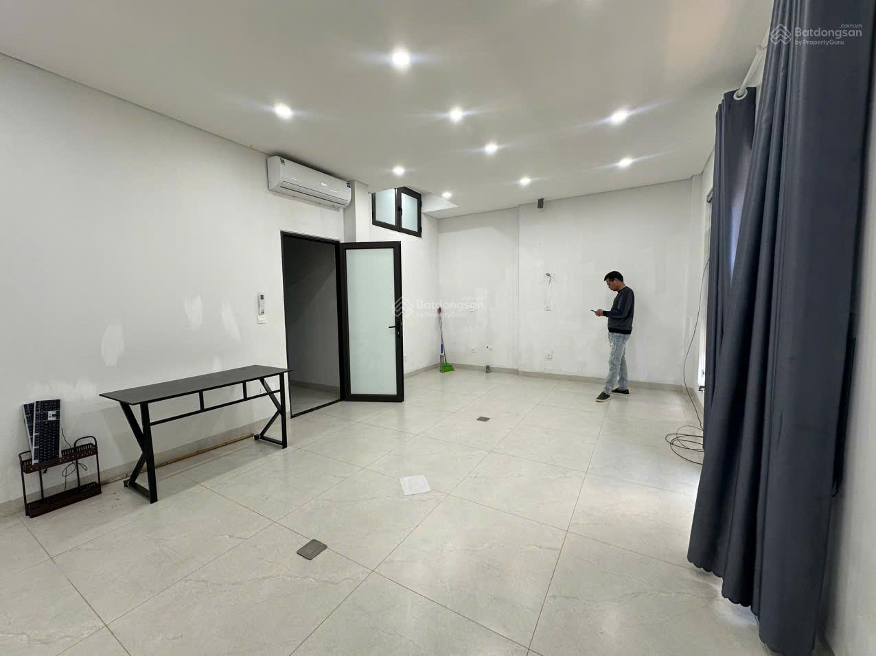 Văn phòng Hà Đông 30m² giá 7 triệu - Sẵn sàng làm việc!