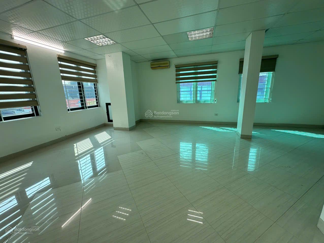 Thuê văn phòng Nguyễn Xiển 50m² giá 7 triệu - Vị trí trung tâm!