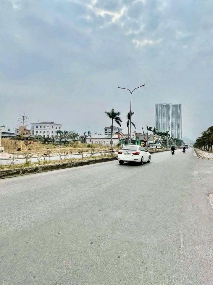 Cho thuê ô biệt thự 375m² Hà Khánh A Hạ Long - 10 triệu - Vị trí đắc địa