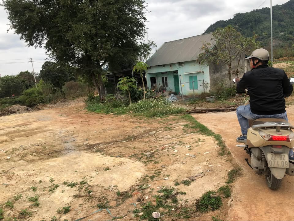 Đất nền Kim Phú, Tuyên Quang 500m² - Sổ đỏ chính chủ, giá tốt!