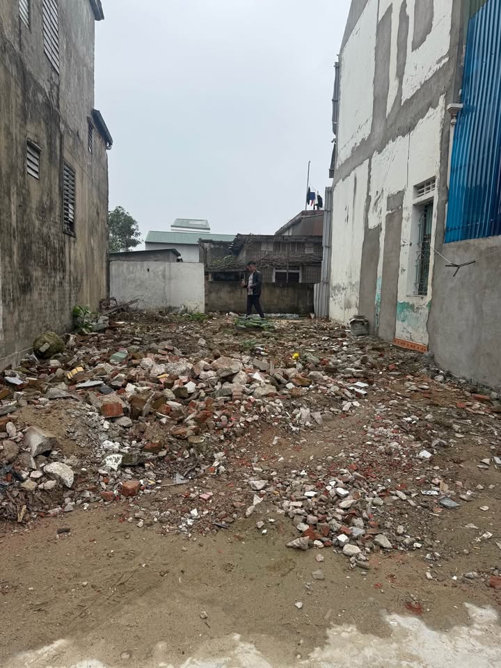 Đất nền Đông Vĩnh 80m² giá 2 tỷ - Sổ đỏ chính chủ, nở hậu!