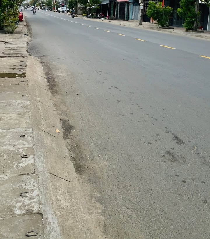 Nhà Mặt Tiền Nguyễn Văn Linh, Buôn Ma Thuột - Kinh Doanh Đắc Lợi 93m²