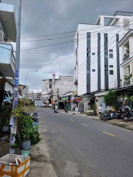 Nhà Phố Mặt Tiền Lâm Thị Hố Q12 74m² - 6.35 Tỷ - Mặt tiền kinh doanh đắc địa!