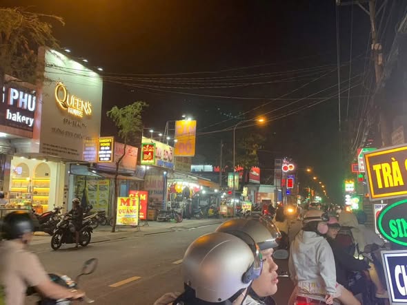 Nhà Mặt Tiền Nguyễn Ảnh Thủ Q12 - Kinh Doanh Sầm Uất, 191m², 17.5 Tỷ