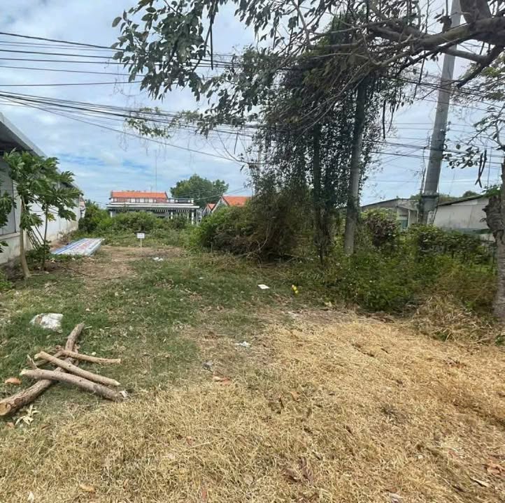 Đất nền MT Quốc lộ 57 Bến Tre 220m² - Sổ hồng sẵn, giá 1.05 tỷ