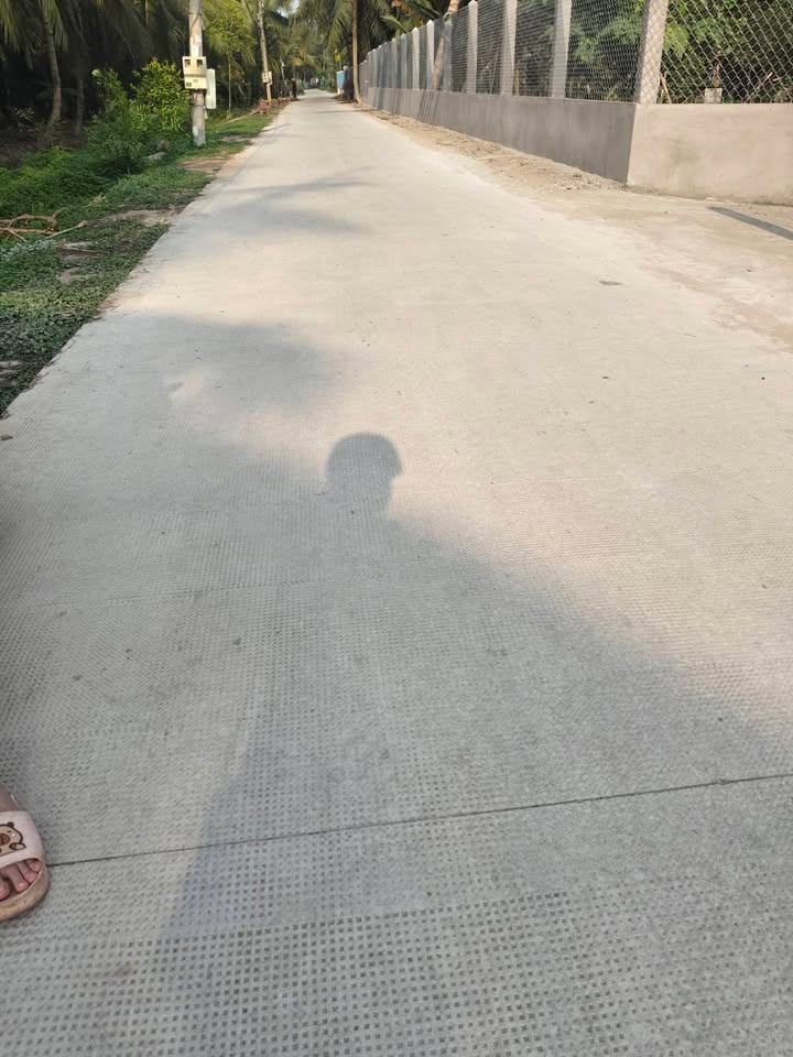 Bán đất Mỏ Cày Bắc 975m² giá 900 triệu - Sổ hồng sẵn, hậu giáp sông