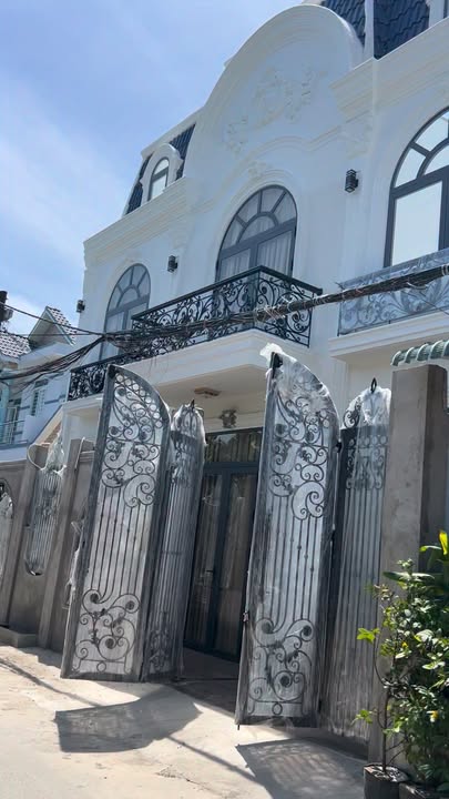 Bán Biệt Thự Hóc Môn 144m² - Mặt Tiền Đường Nhựa, Giá 7.3 Tỷ