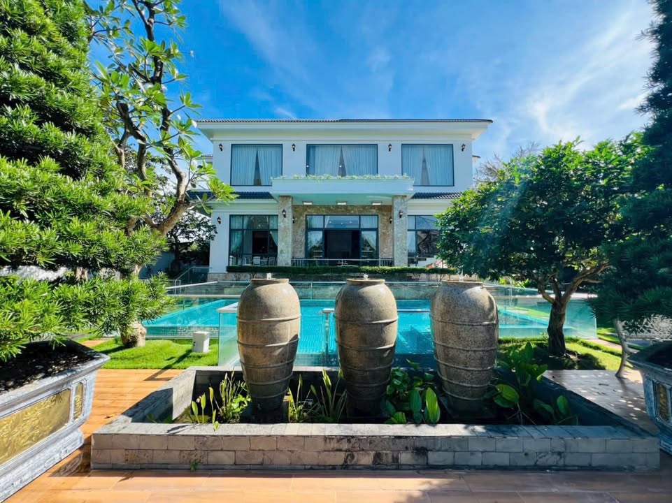 Townhouse Định Hoà Thủ Dầu Một 1400m² - Full nội thất cao cấp!