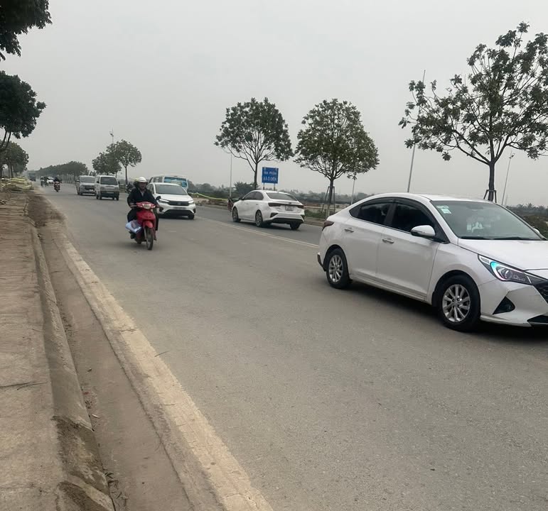 Bán nhà mặt phố QL32 TT Phùng 110m² - Vị trí vàng kinh doanh!